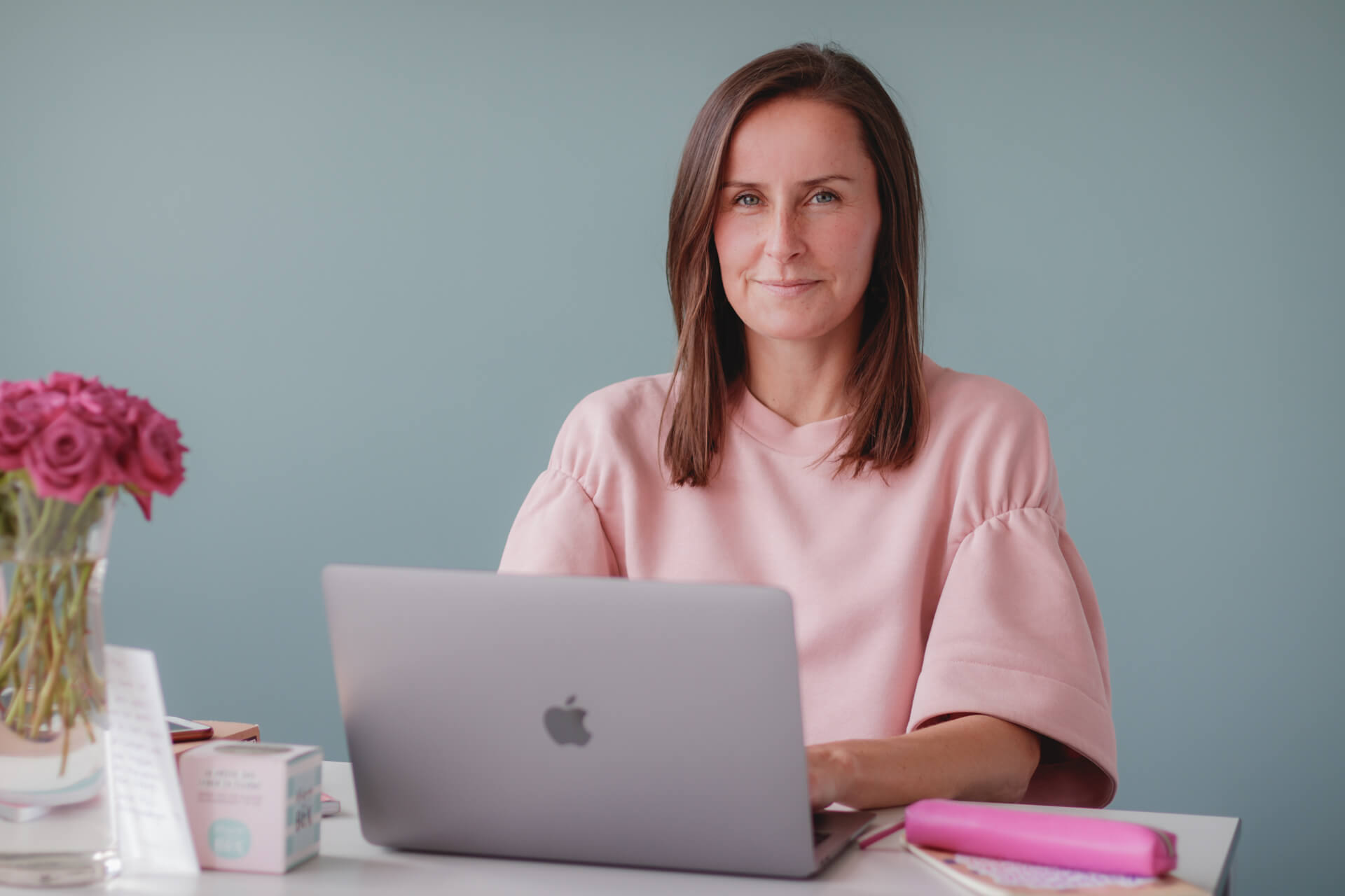 Businessportrait: Frau am Notebook
